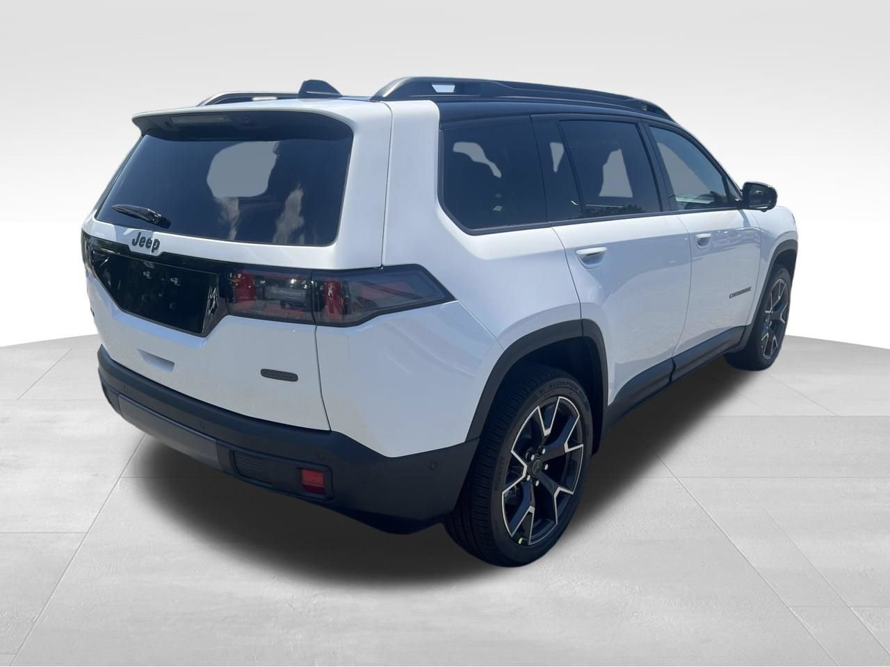 New 2026 Jeep Cherokee Overland w/ Trailer Tow Group AWD/4WD image 5