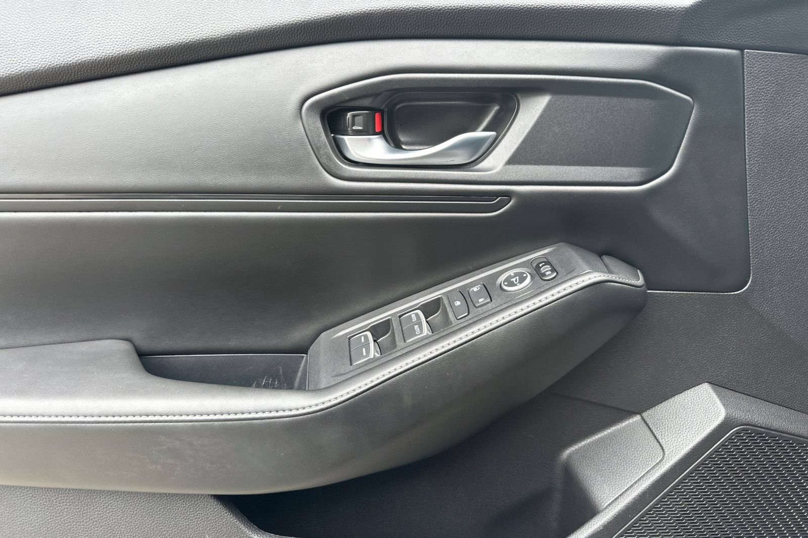 Used 2025 Honda Accord Sport image 13