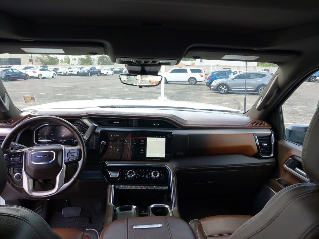 Used 2025 GMC Sierra 3500 Denali w/ Denali Reserve Package AWD/4WD image 15