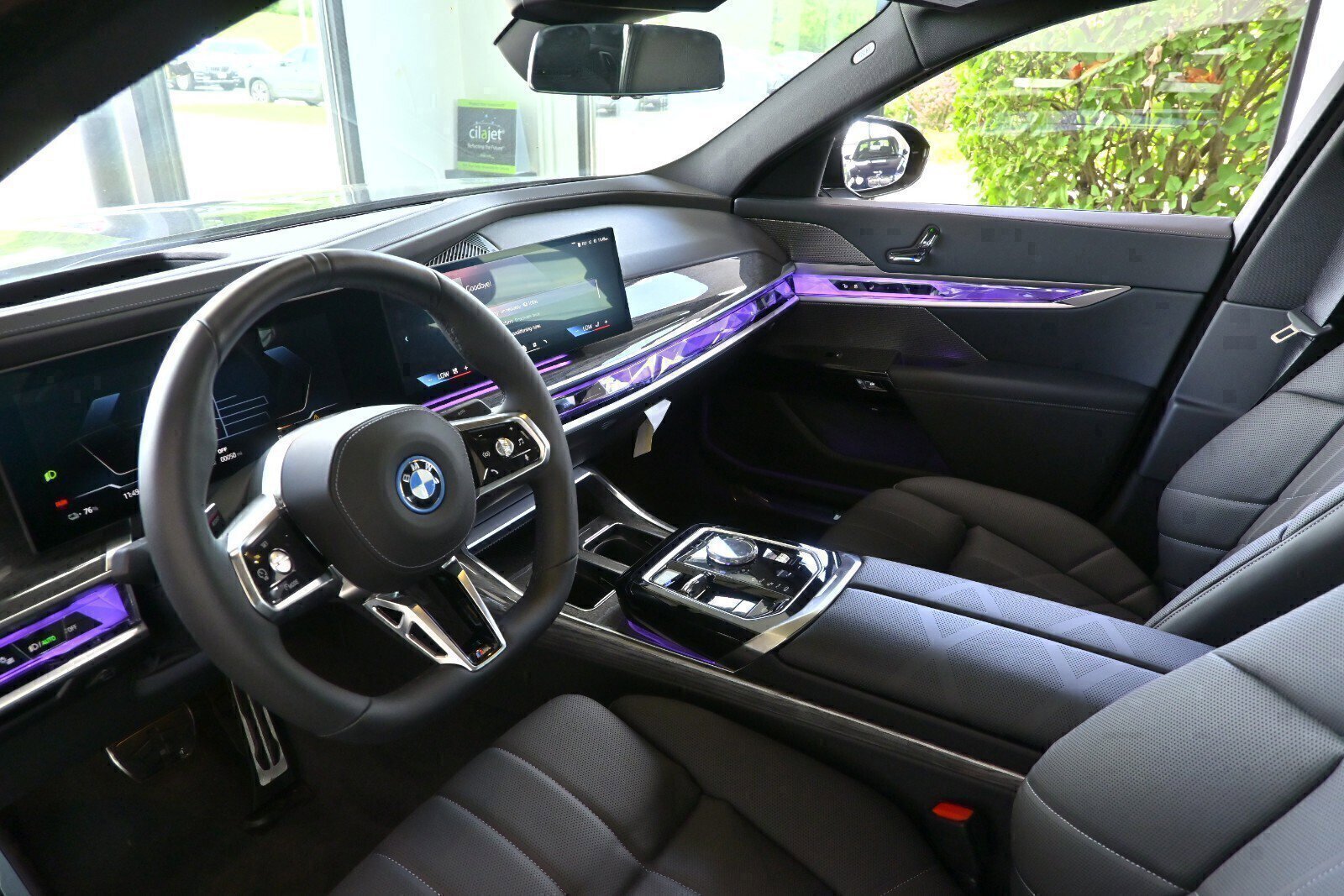 Used 2024 BMW i7 eDrive50 w/ M Sport Package image 16