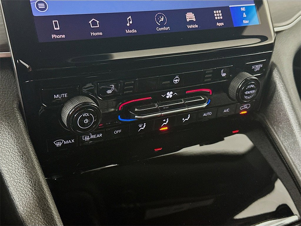 Used 2024 Jeep Grand Cherokee Limited image 18