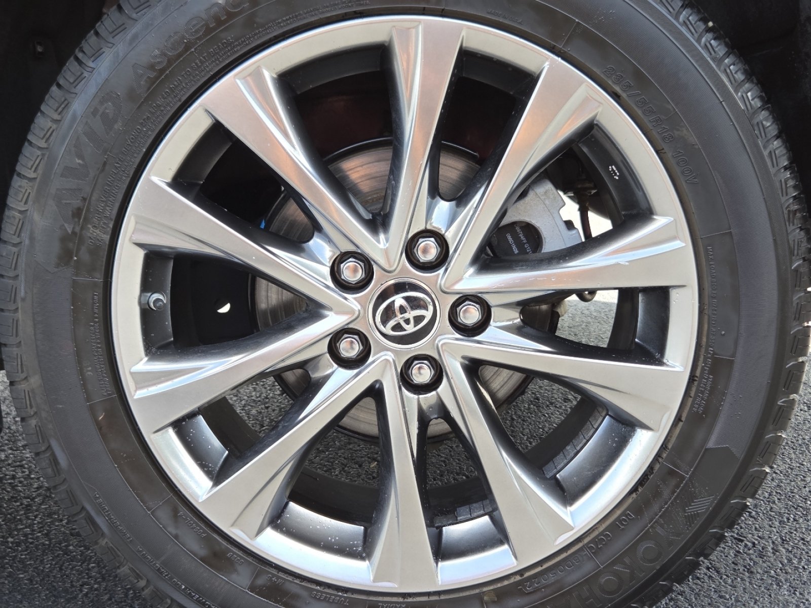 Used 2017 Toyota RAV4 Limited w/ Advanced Technology Package AWD/4WD image 14