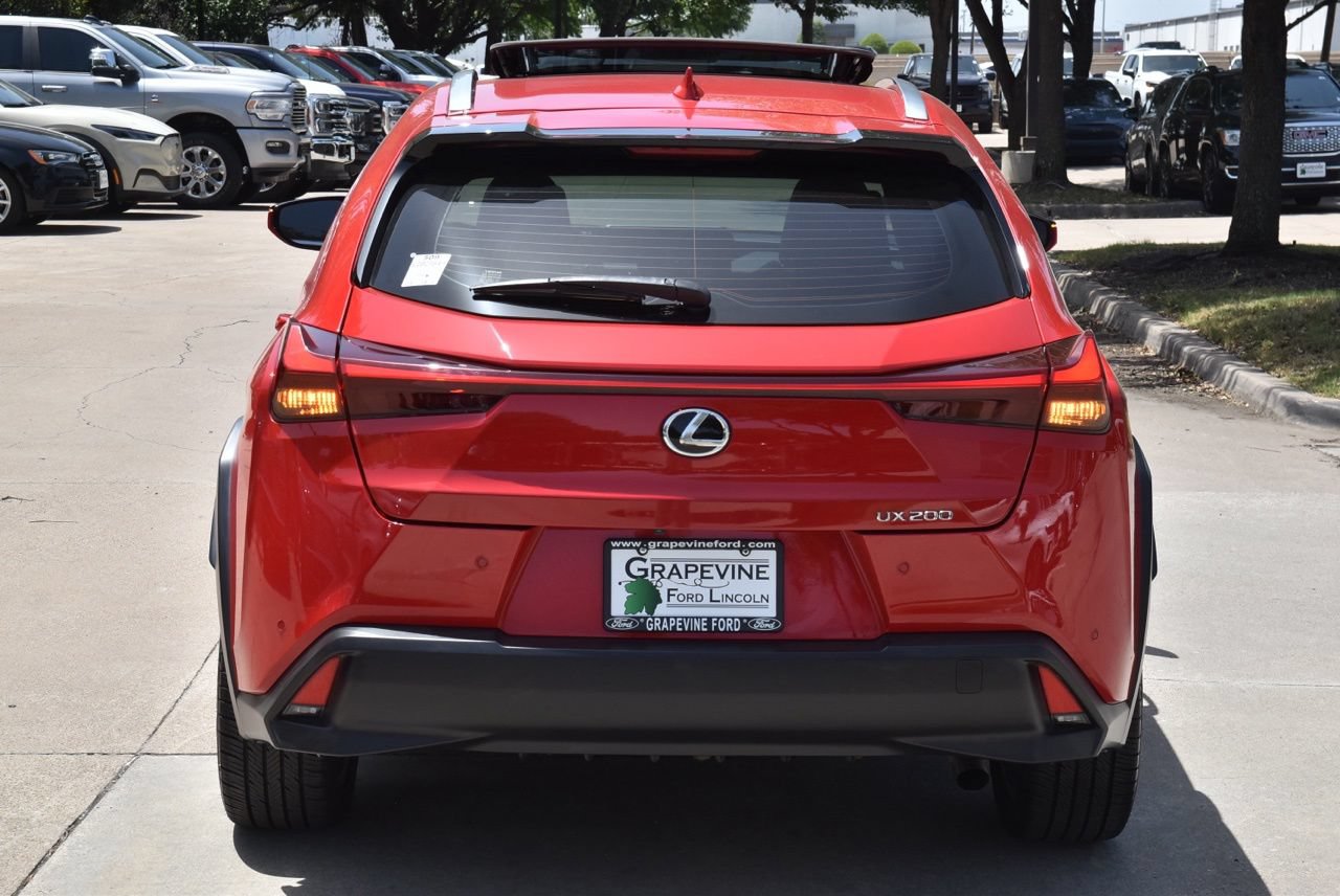 Used 2020 Lexus UX 200 w/ Premium Package FWD image 9