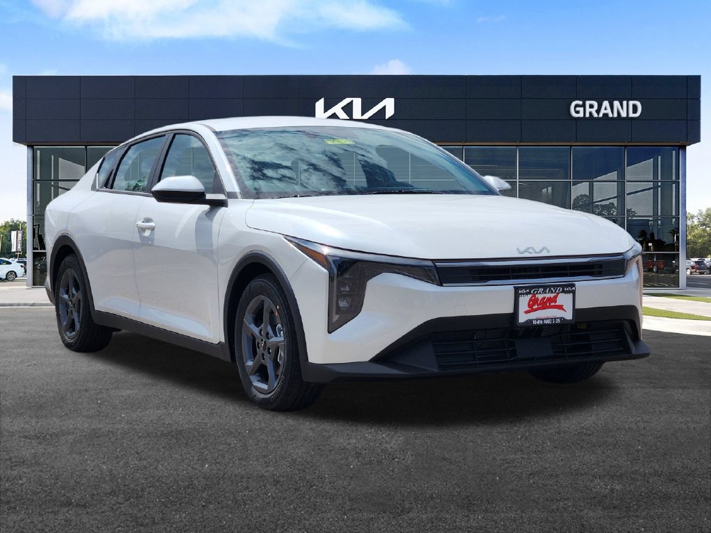 New 2026 Kia K4 FWD image 2
