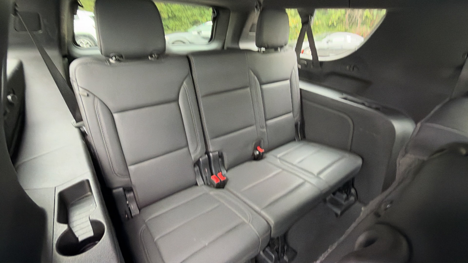 Used 2025 Chevrolet Suburban LT RWD image 22