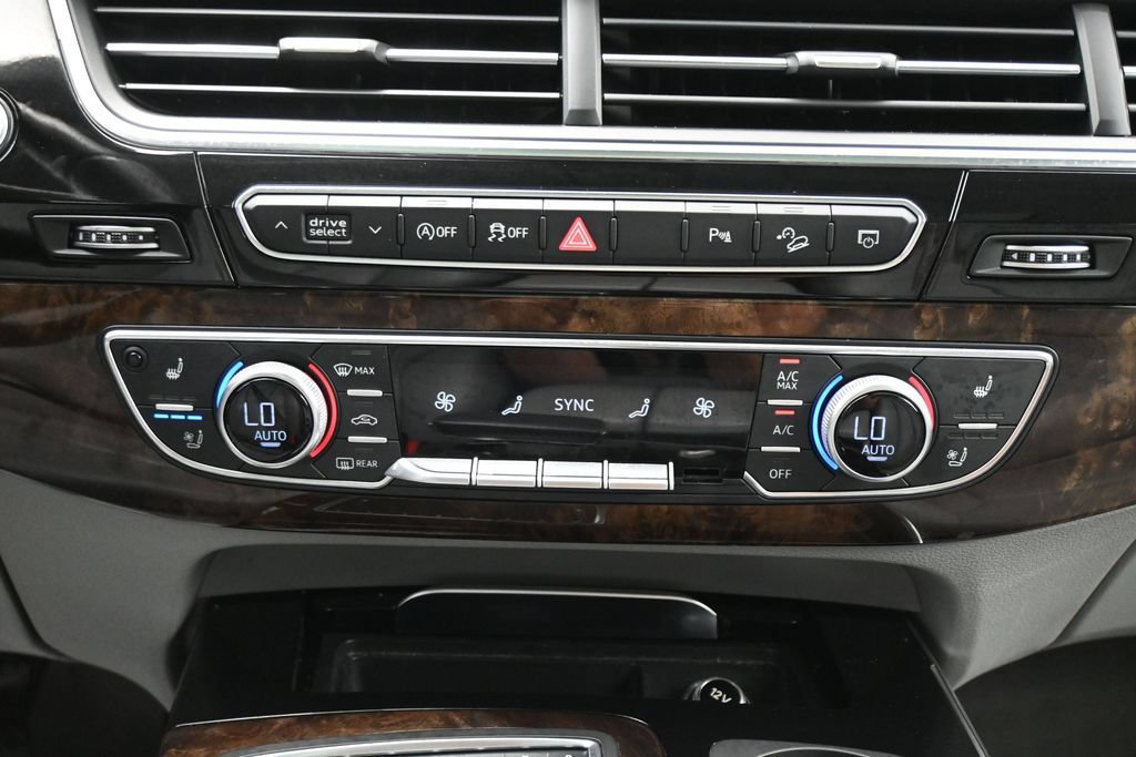 Used 2018 Audi Q7 3.0T Prestige w/ Prestige Package AWD/4WD image 19
