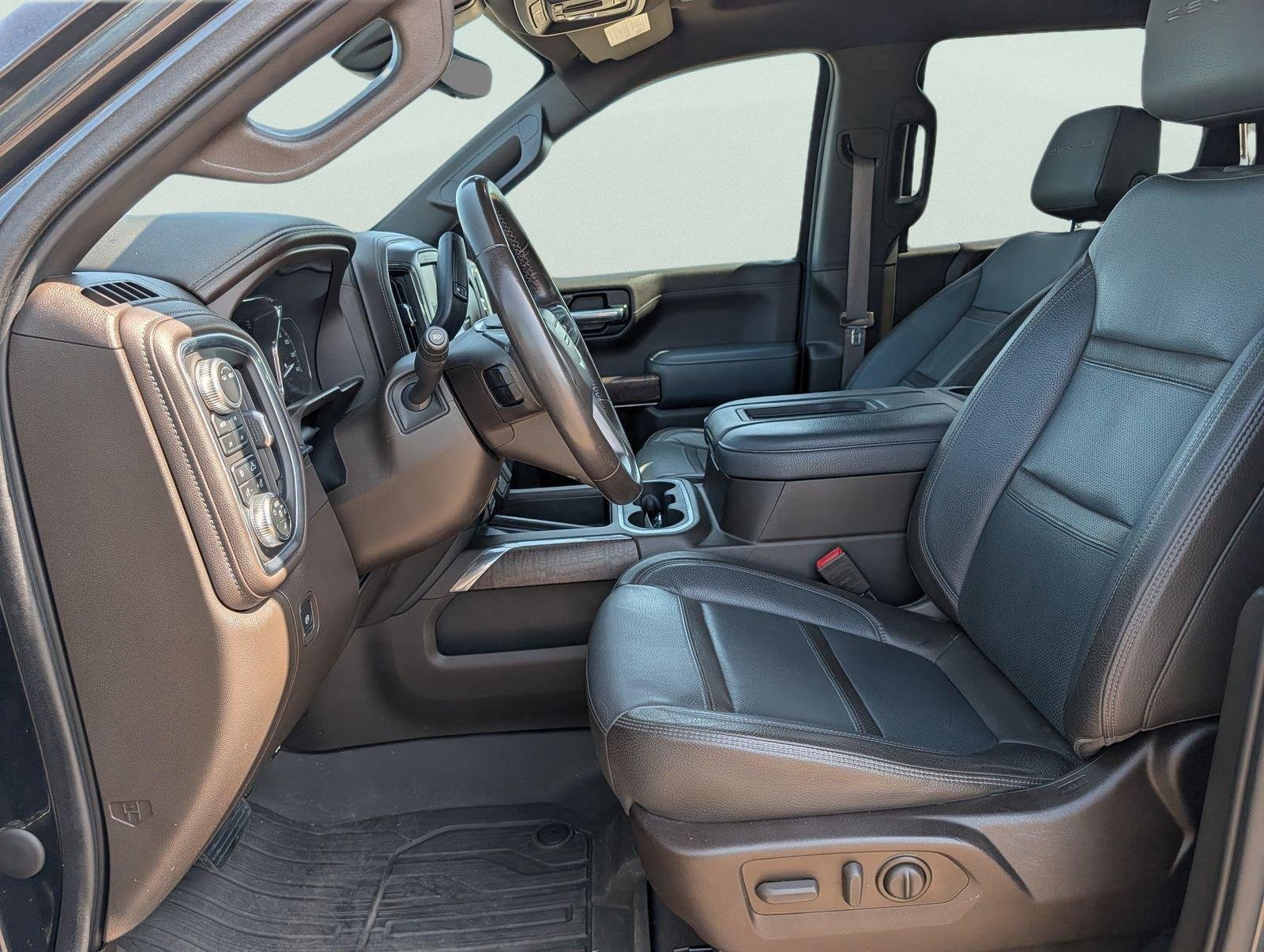 Used 2021 GMC Sierra 1500 Denali w/ Technology Package AWD/4WD image 9