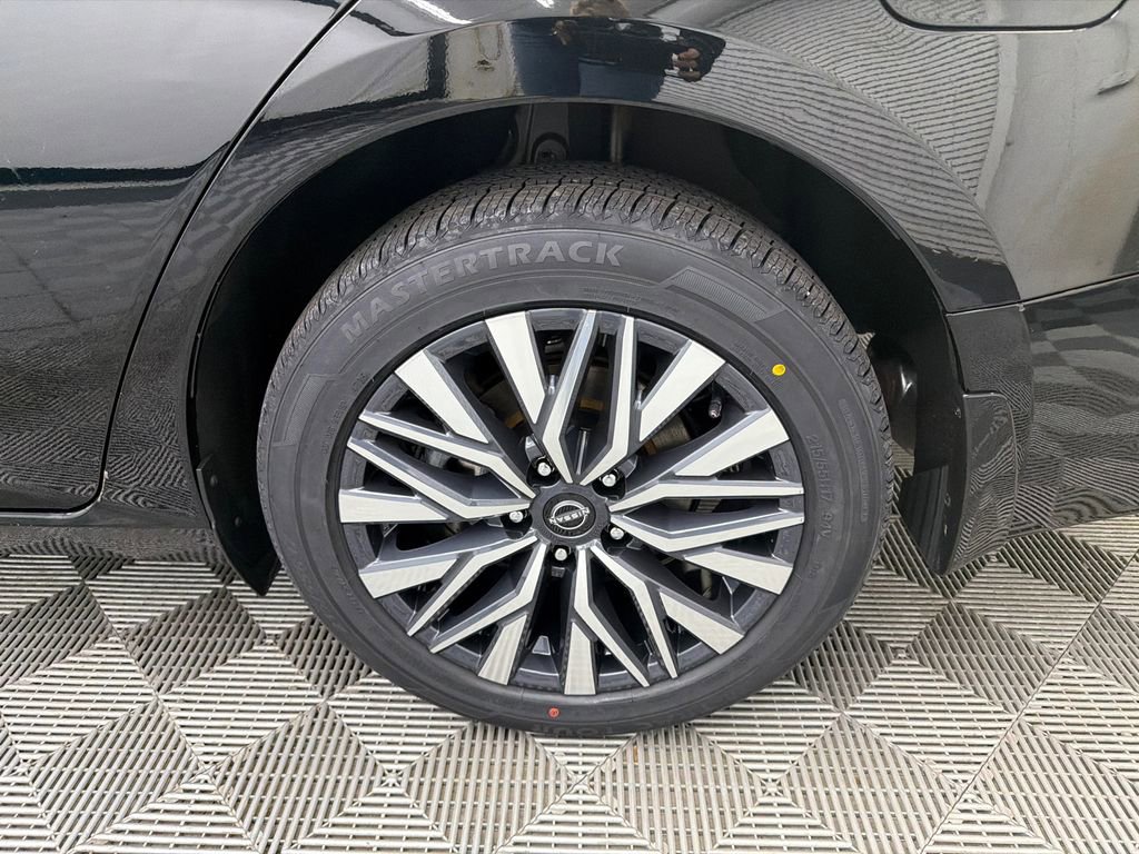 Used 2023 Nissan Altima 2.5 SV w/ SV Premium Package image 19