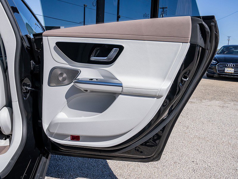 Used 2023 Mercedes-Benz EQE 500 4MATIC Sedan image 13