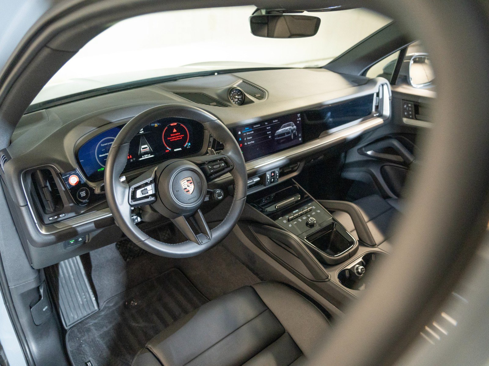 Certified 2026 Porsche Cayenne AWD/4WD image 4