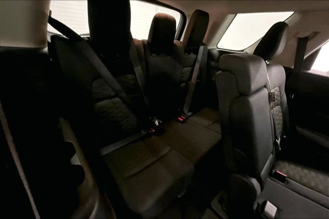Used 2025 Nissan Pathfinder SV FWD image 31