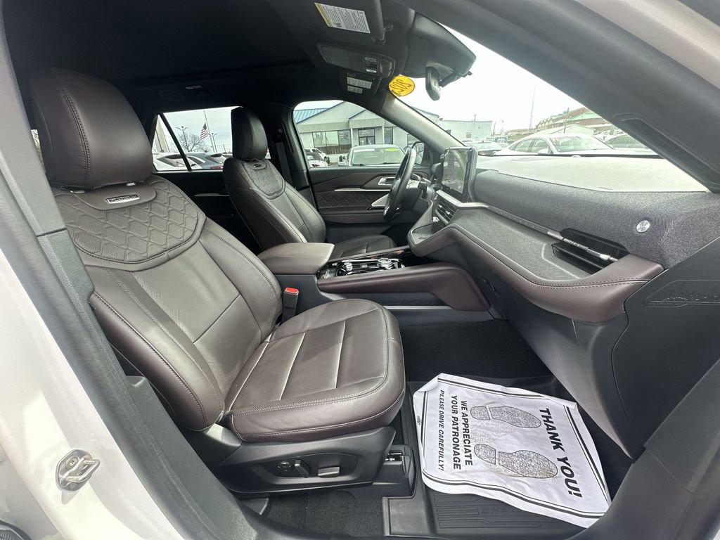 Used 2025 Ford Explorer Platinum w/ Ultimate Package image 26