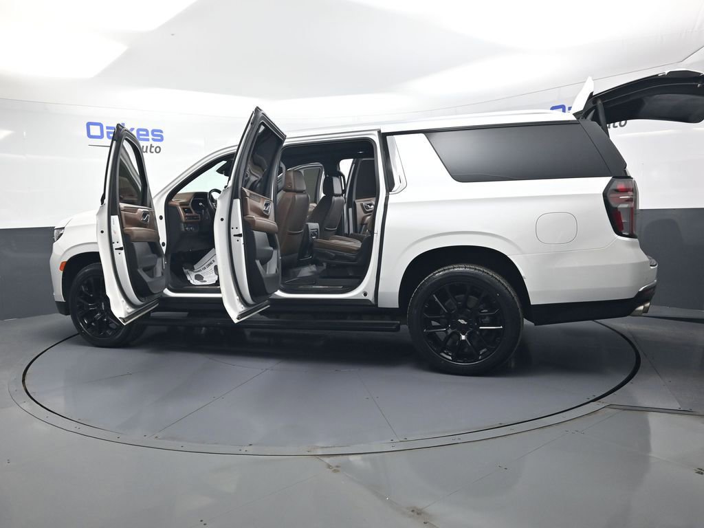 Used 2023 Chevrolet Suburban High Country w/ Premium Package 2 AWD/4WD image 59