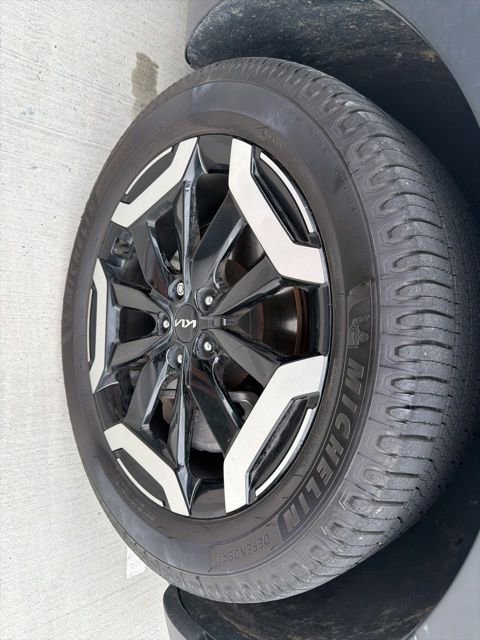 Used 2024 Kia Telluride EX w/ EX Captain's Chair Package AWD/4WD image 41