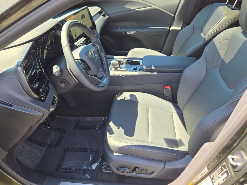 Used 2025 Lexus RX 350 Premium w/ Accessory Package (Z1) AWD/4WD image 25