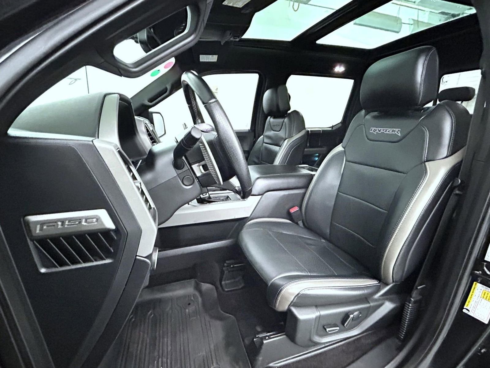 Used 2017 Ford F150 Raptor w/ Equipment Group 802A Luxury image 10