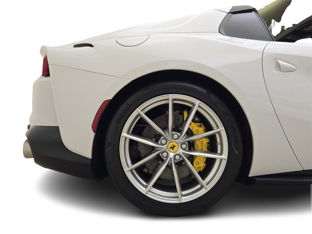 Used 2022 Ferrari 812 GTS image 8