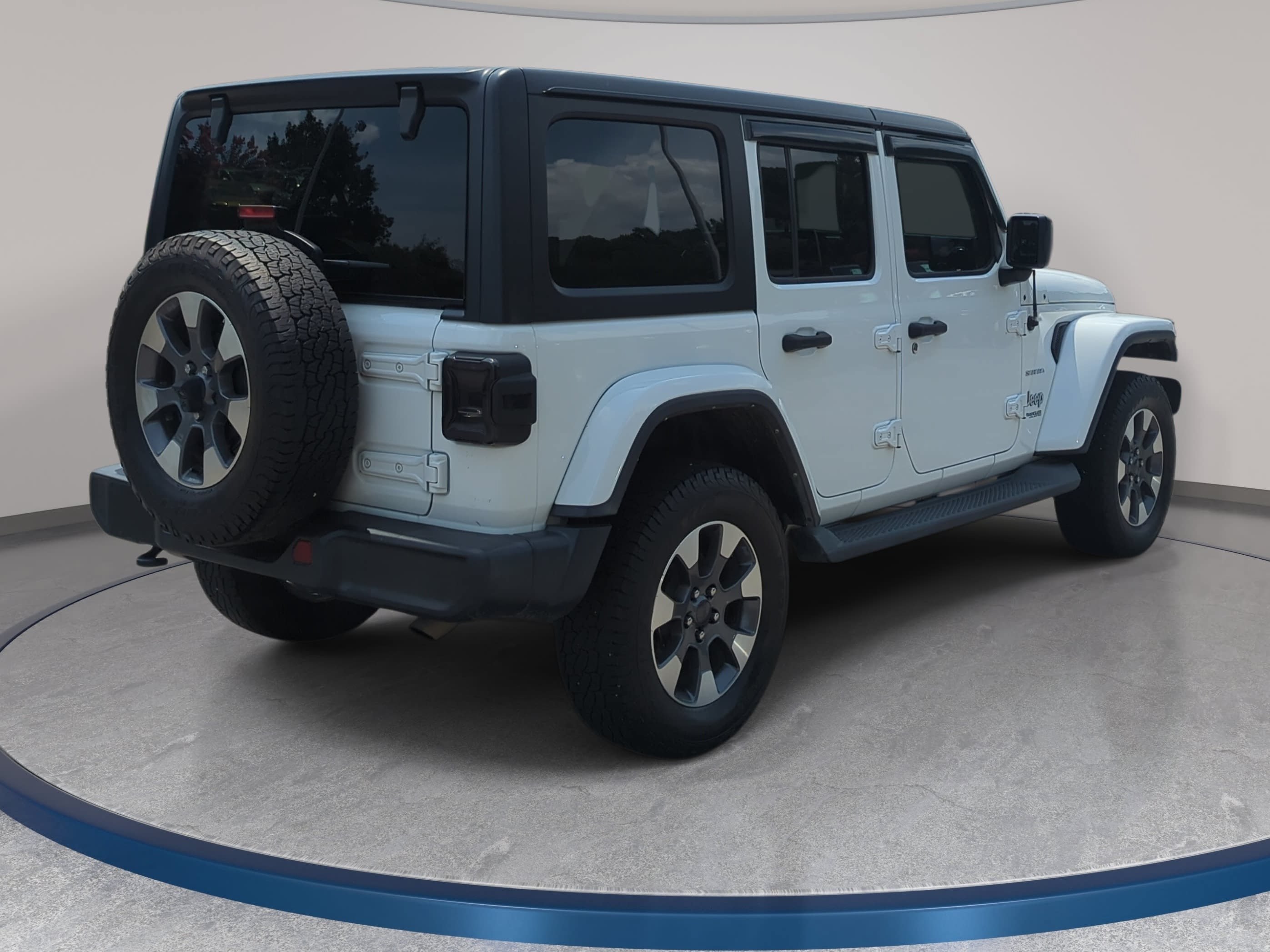 Used 2021 Jeep Wrangler Unlimited Sahara AWD/4WD image 5