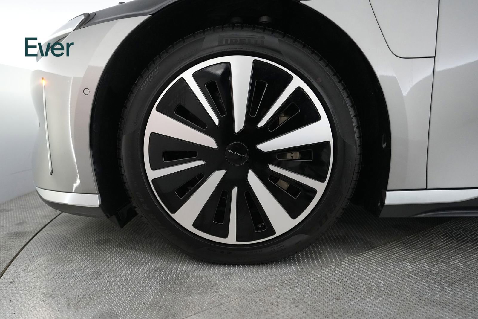 Used 2023 Lucid Air Touring image 19