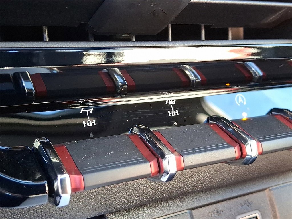 Used 2024 GMC Canyon AT4X w/ AT4X AEV Edition image 29