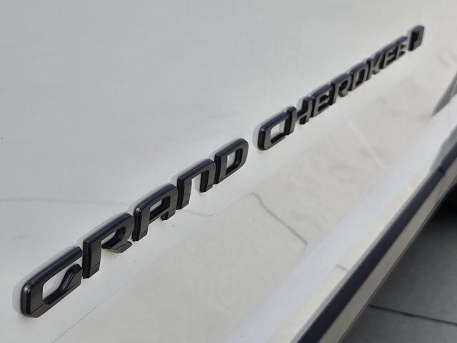 Used 2023 Jeep Grand Cherokee Limited w/ Luxury Tech Group II image 10
