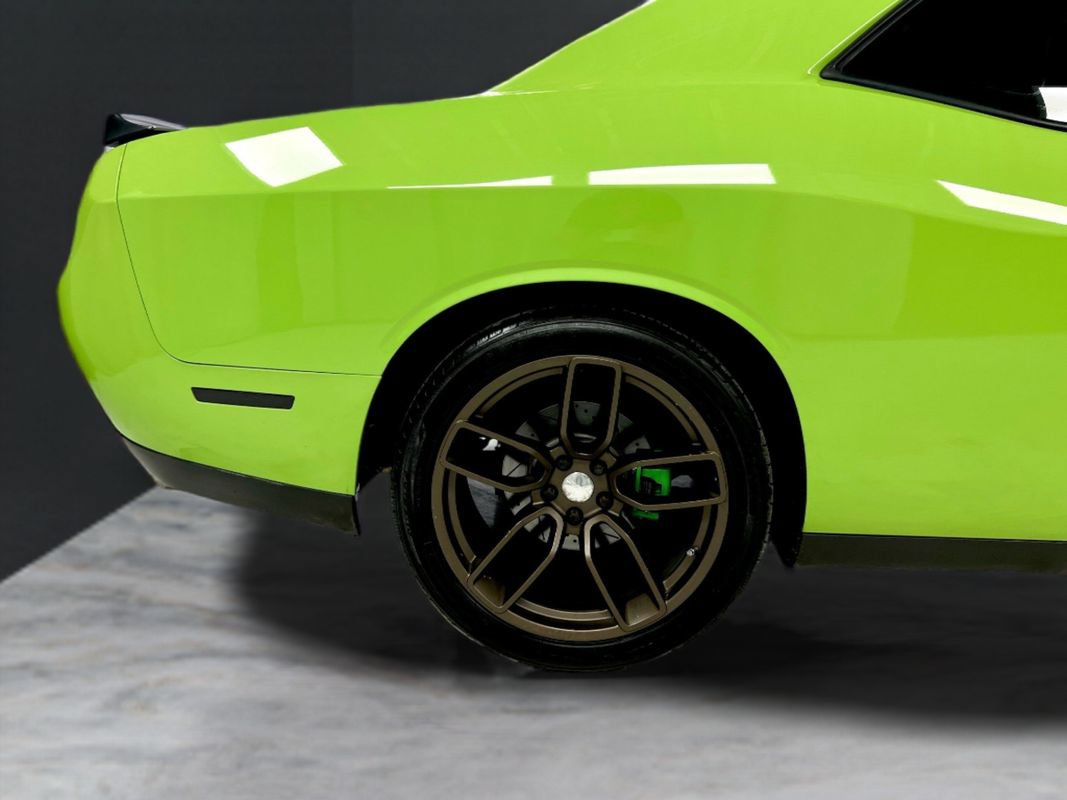 Used 2015 Dodge Challenger R/T Plus RWD image 36