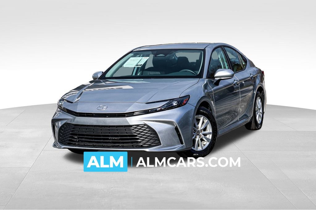 Used 2025 Toyota Camry LE image 1