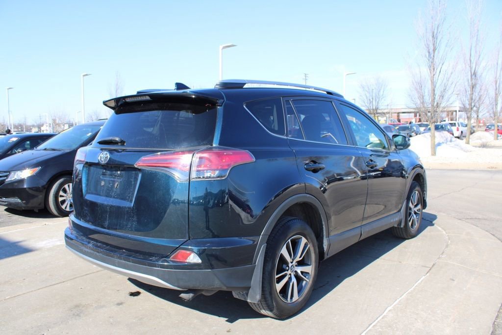 Used 2018 Toyota RAV4 XLE image 7