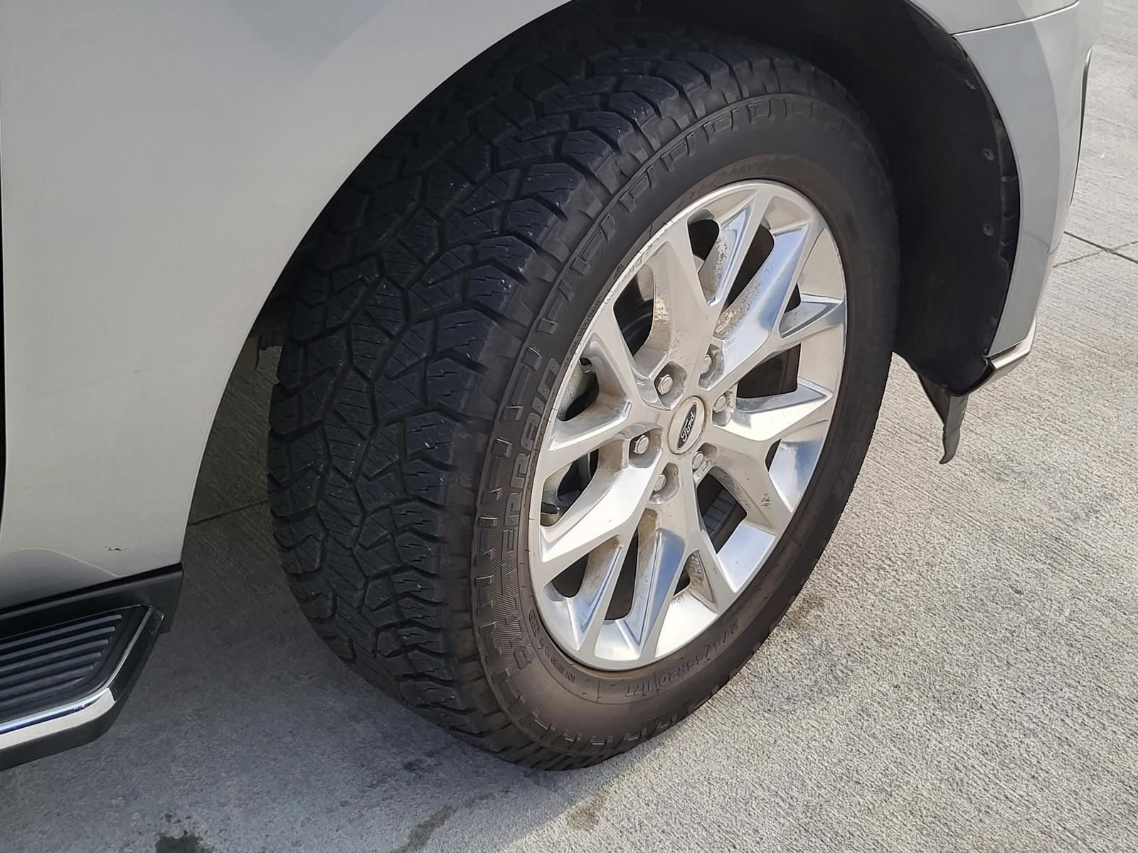 Used 2020 Ford Expedition Max XLT w/ Equipment Group 202A RWD image 7