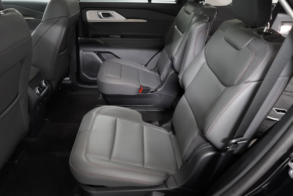 New 2026 Ford Explorer Active w/ Active Comfort Package AWD/4WD image 18