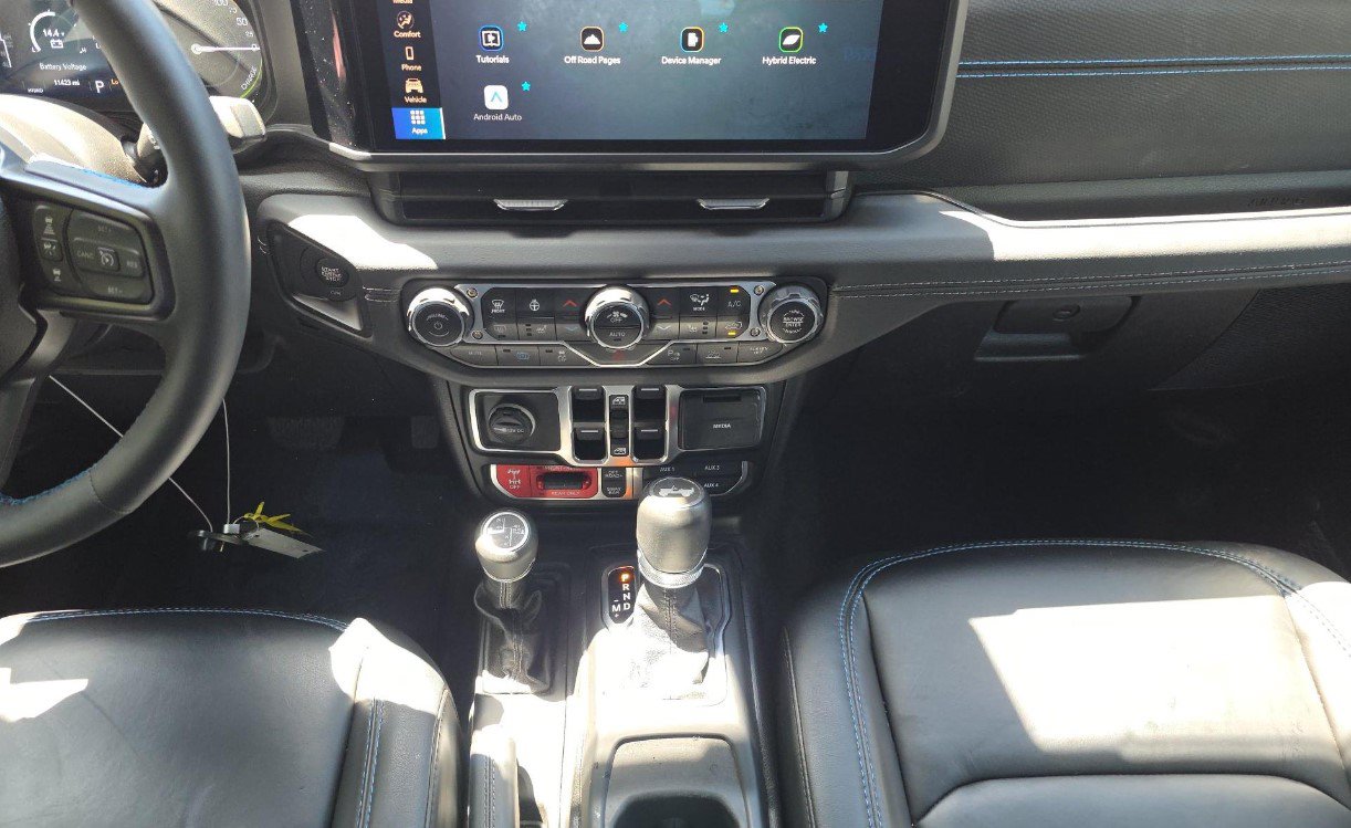 Used 2024 Jeep Wrangler Unlimited Rubicon 4xe w/ Safety Group AWD/4WD image 9