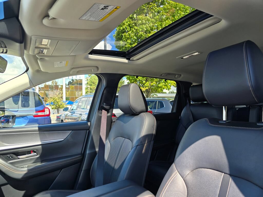 Certified 2024 MAZDA CX-90 Plug-In Hybrid w/ Preferred AWD/4WD image 11