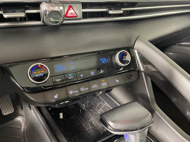 Used 2021 Hyundai Elantra SEL w/ Convenience + Premium Package FWD image 8