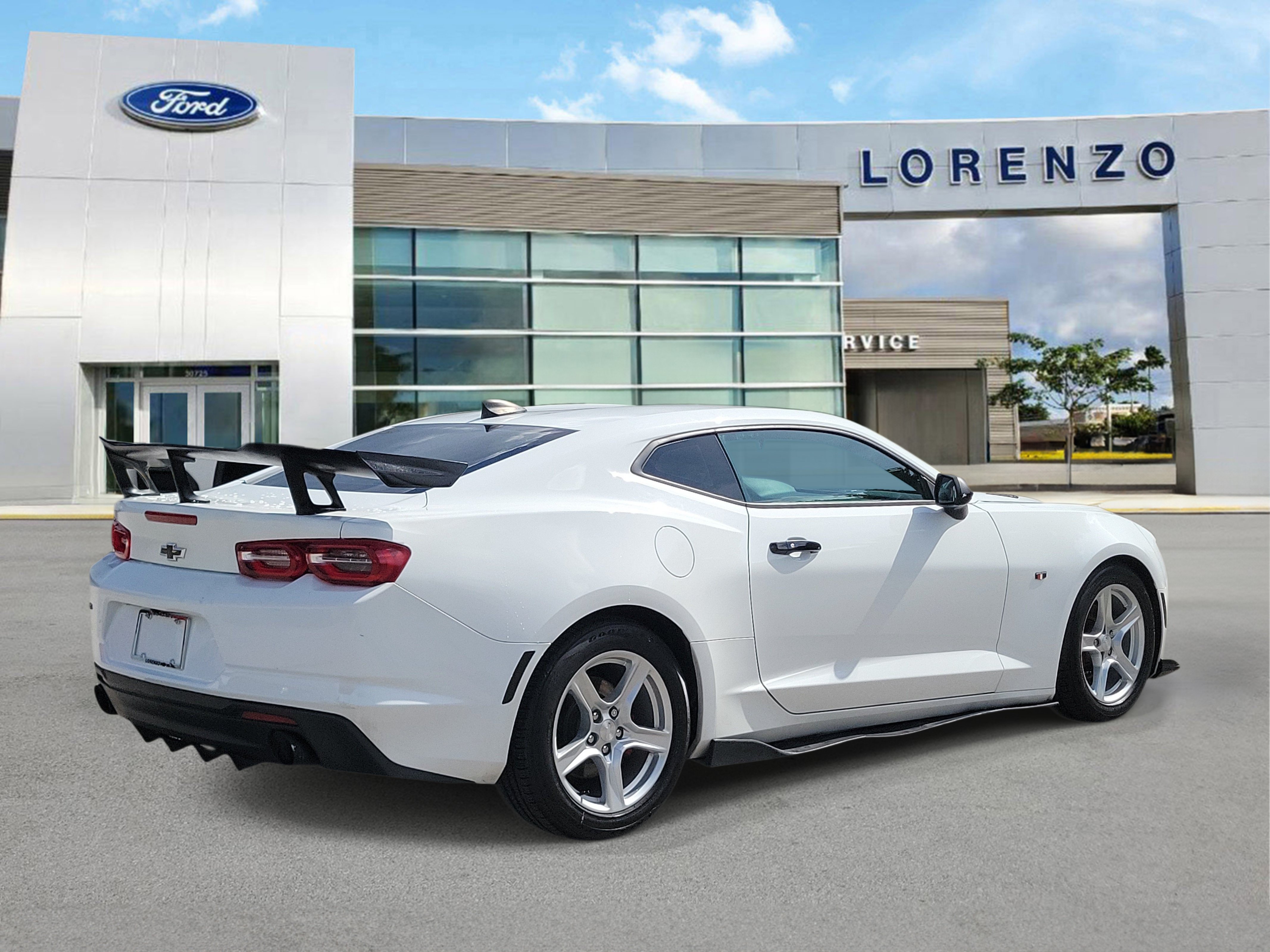 Used 2021 Chevrolet Camaro LT RWD image 5