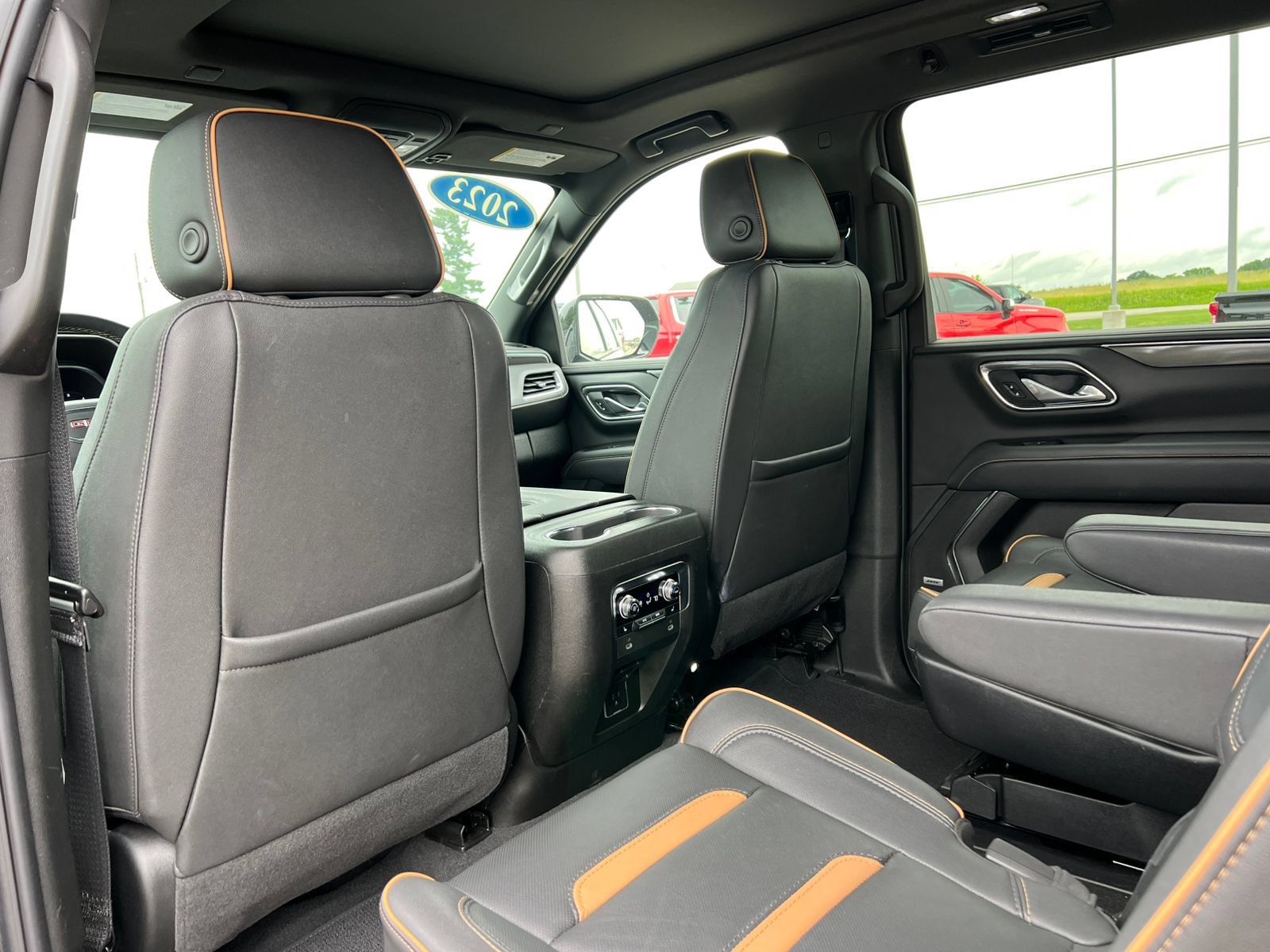 Used 2023 GMC Yukon XL AT4 w/ AT4 Premium Plus Package AWD/4WD image 46