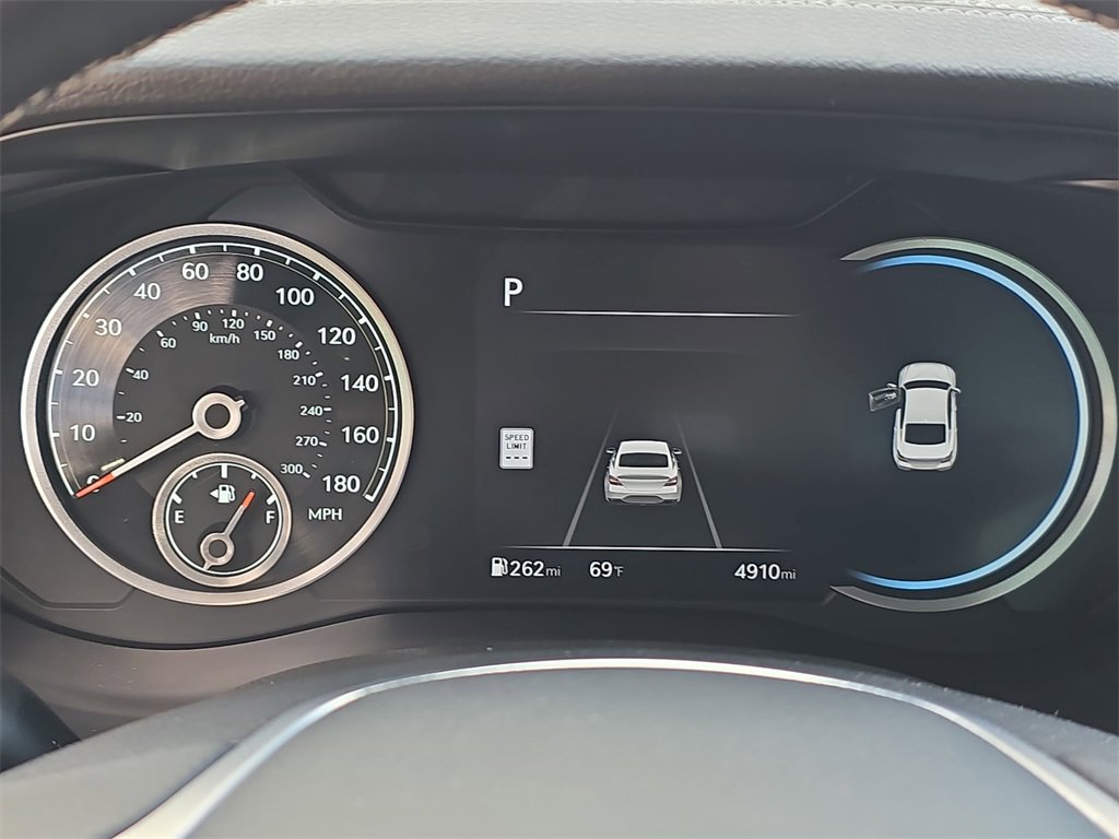 Used 2024 Genesis G70 2.5T w/ Sport Prestige Package image 18