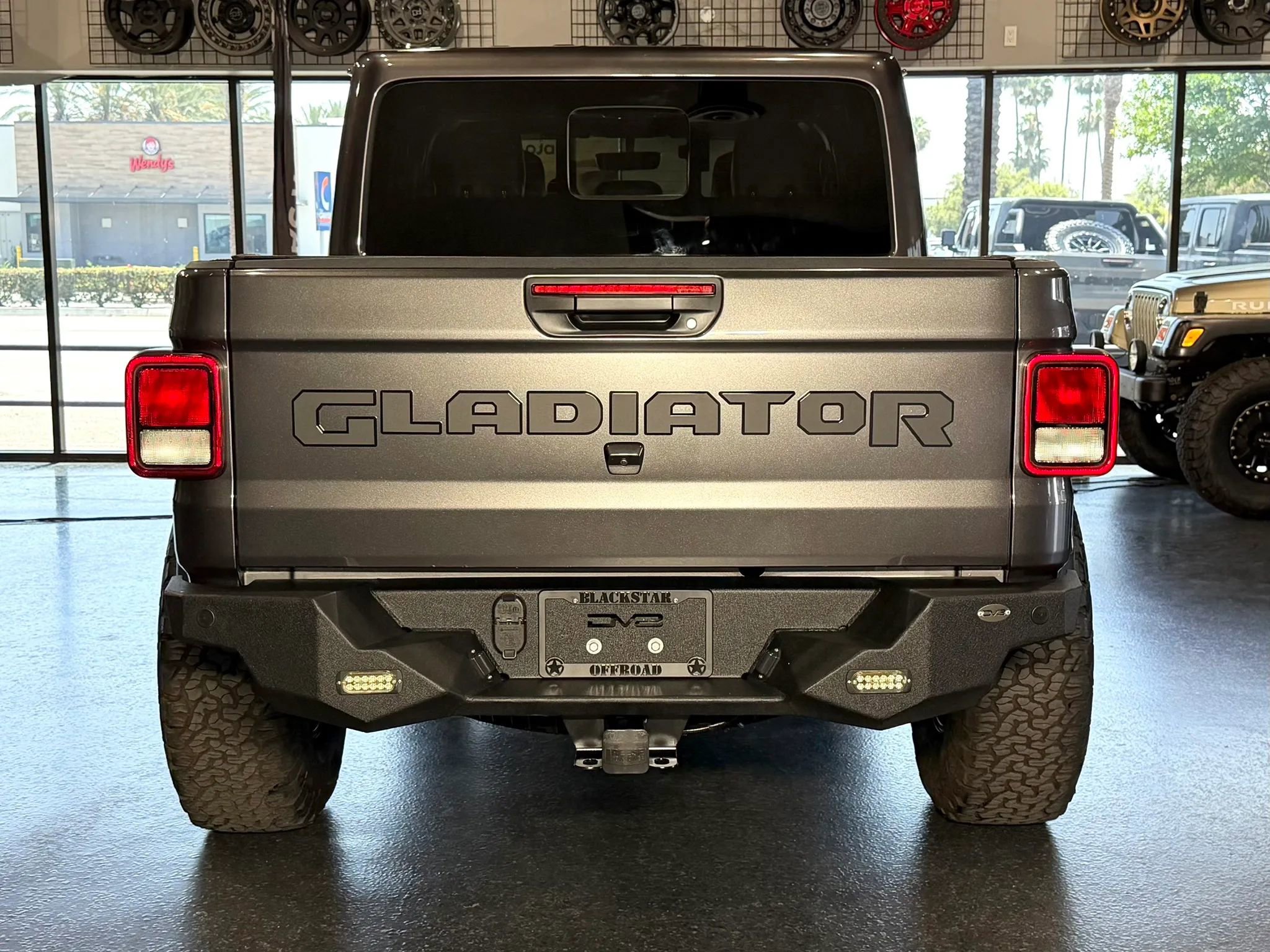 Used 2021 Jeep Gladiator Rubicon AWD/4WD image 13