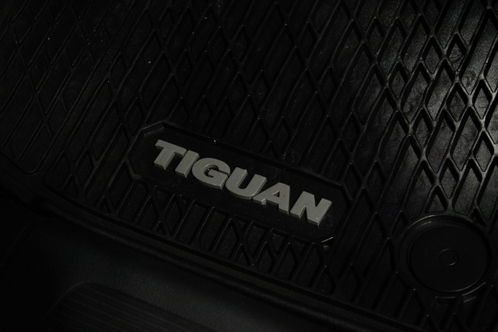 Used 2022 Volkswagen Tiguan SE image 33