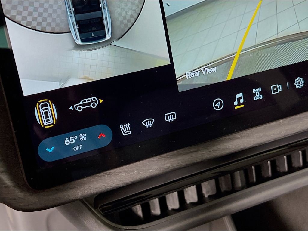 Used 2023 Rivian R1S Adventure image 13