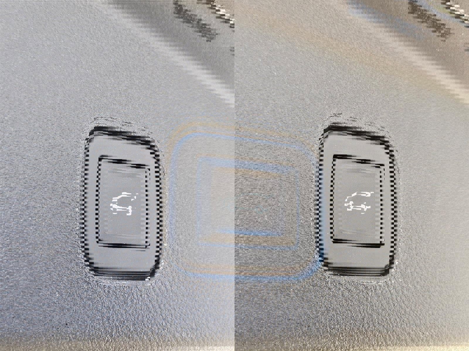 New 2026 Cadillac Lyriq Luxury w/ LPO, Floor Liner Package AWD/4WD image 26