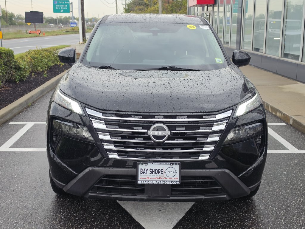 Certified 2026 Nissan Rogue SV AWD/4WD image 5