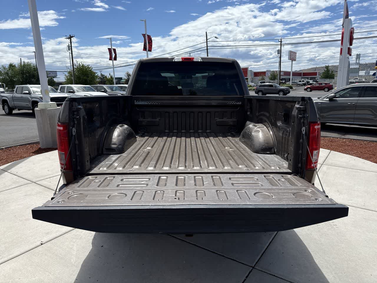Used 2015 Ford F150 XLT w/ Trailer Tow Package AWD/4WD image 6