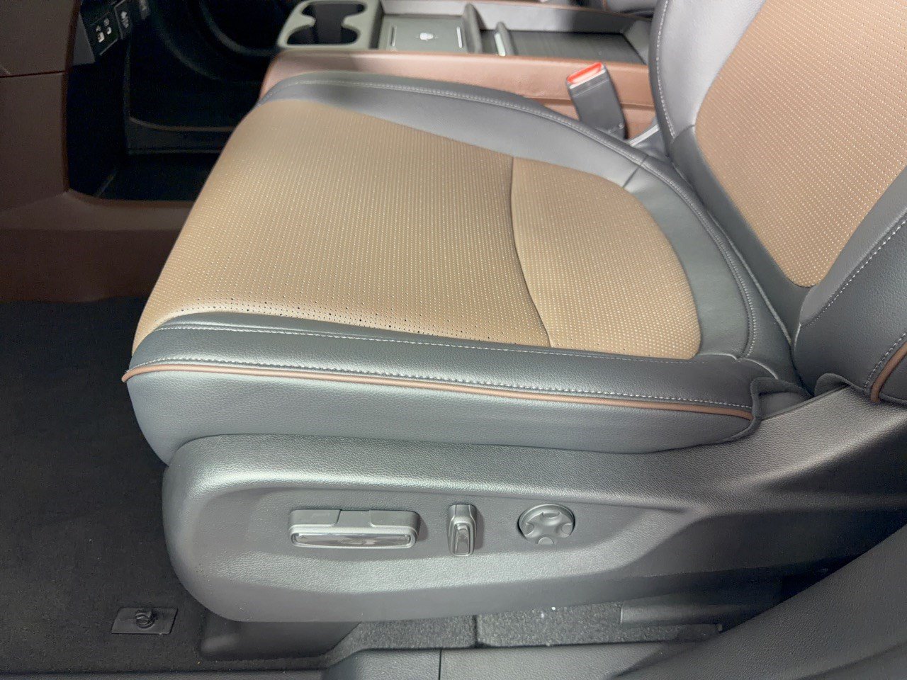 New 2027 Honda Odyssey Elite image 16