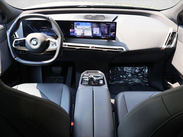 Used 2023 BMW iX xDrive50 w/ Sport Package AWD/4WD image 22