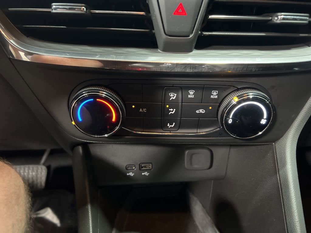 Used 2025 Buick Encore GX Preferred image 28