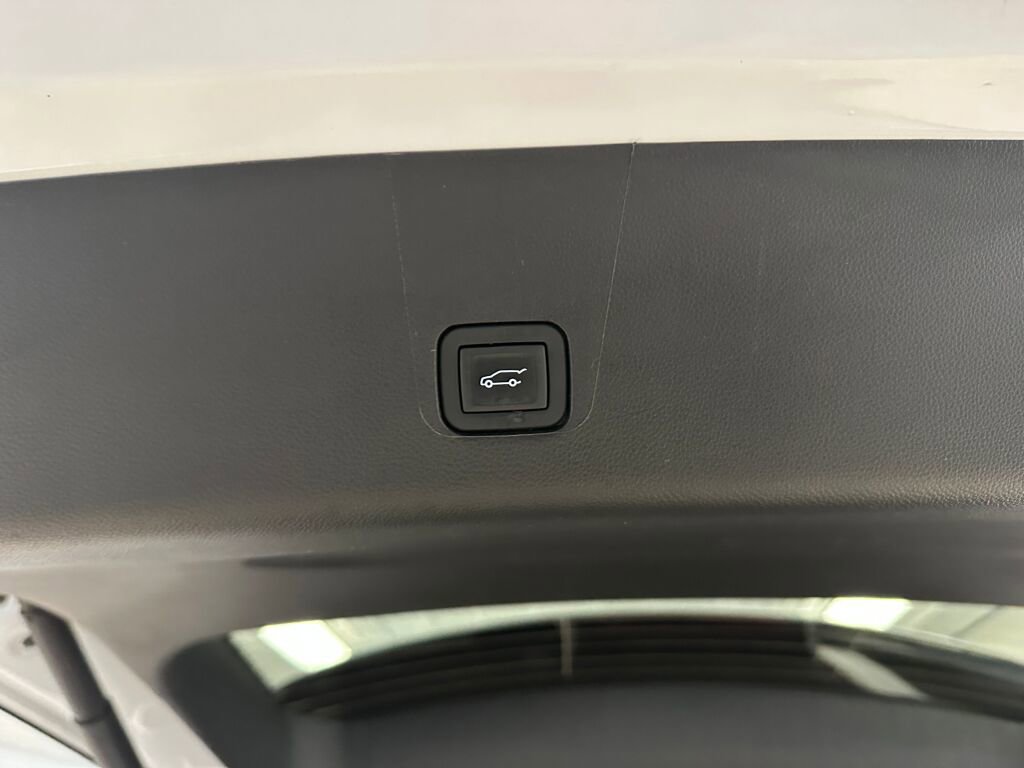 Certified 2023 Chevrolet Traverse RS w/ LPO, Floor Liner Package image 28