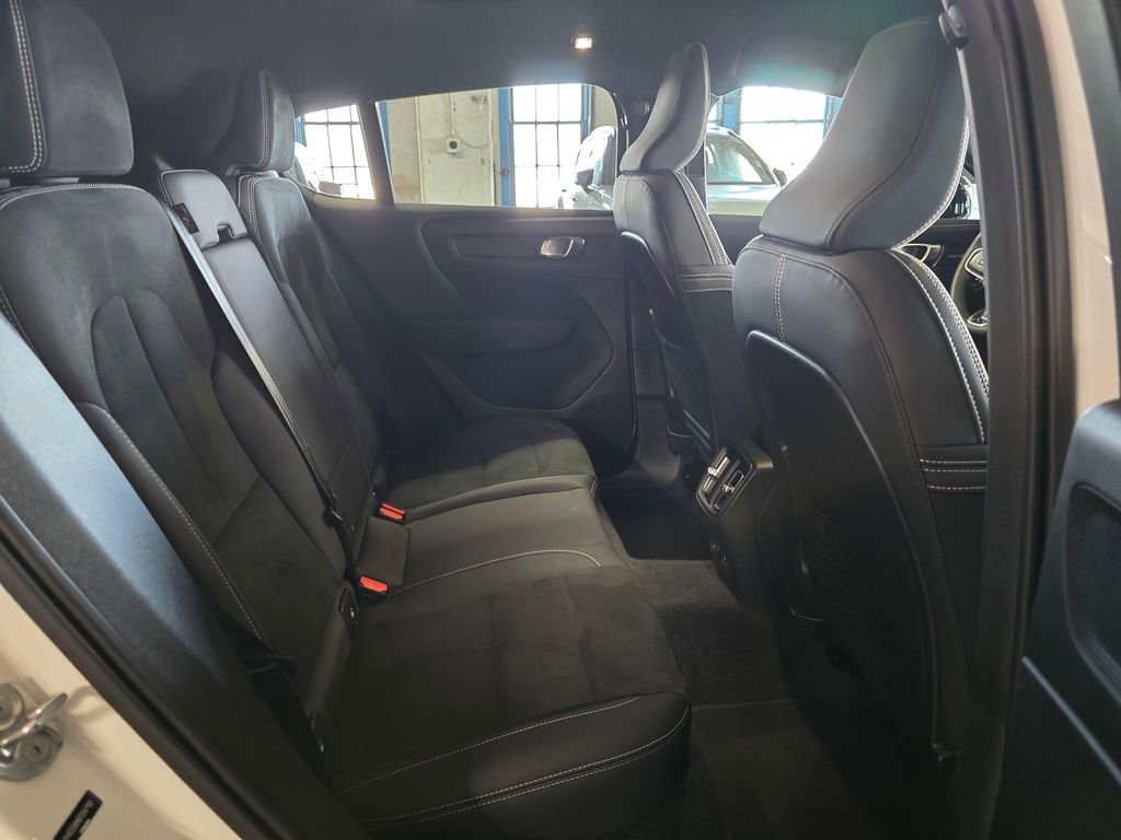 Certified 2023 Volvo C40 P8 Recharge Ultimate image 49
