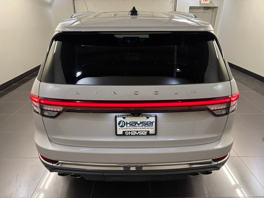 Certified 2025 Lincoln Aviator Reserve w/ Illumination Package AWD/4WD image 5