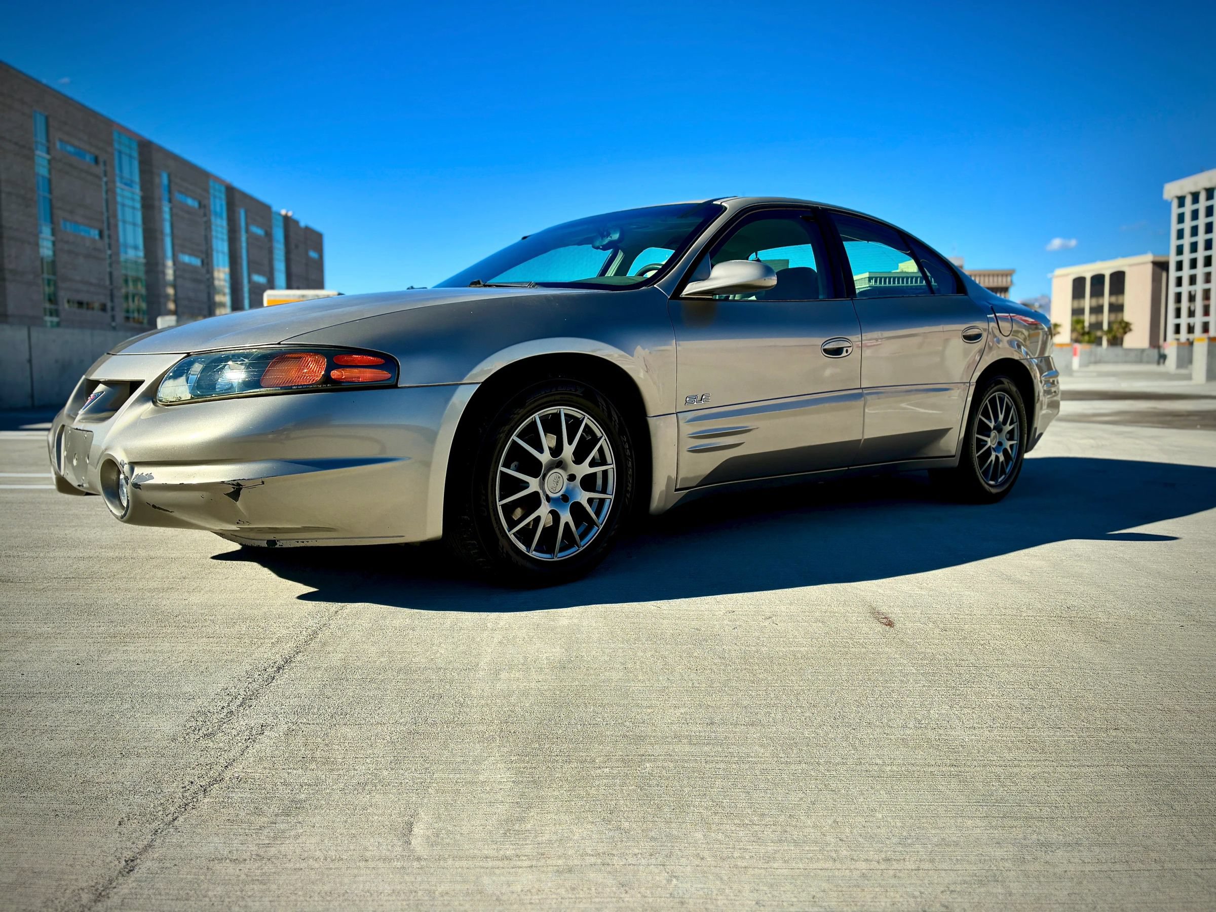 Used 2003 Pontiac Bonneville SLE FWD image 4
