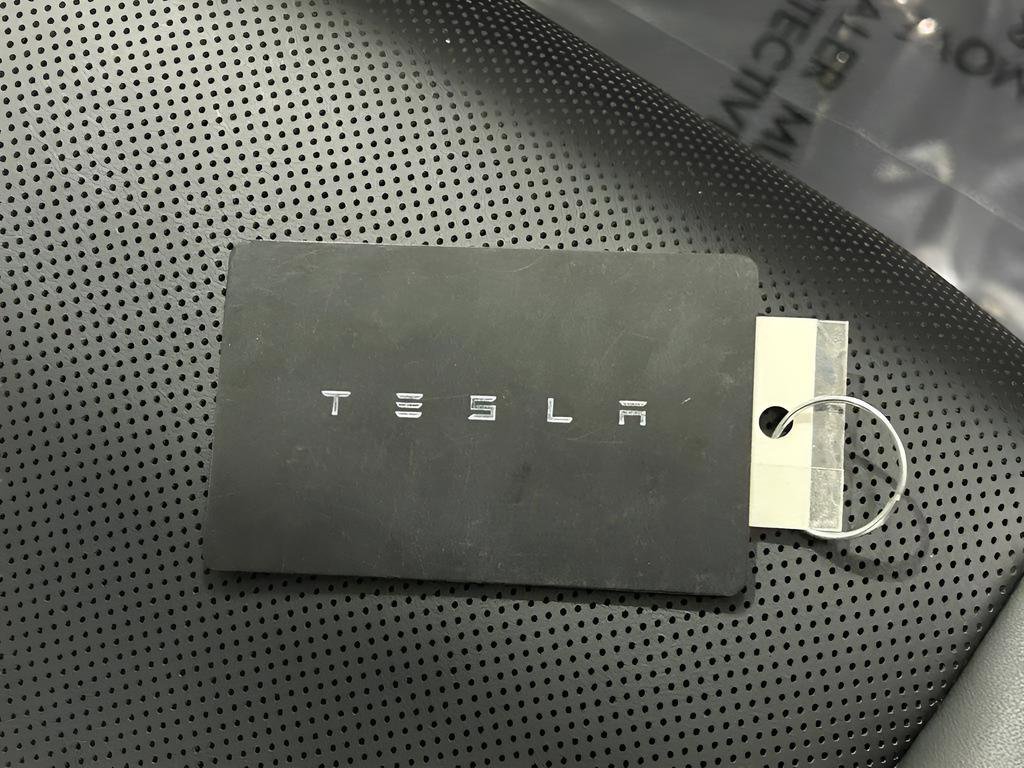 Used 2024 Tesla Cybertruck AWD Crew Cab image 27